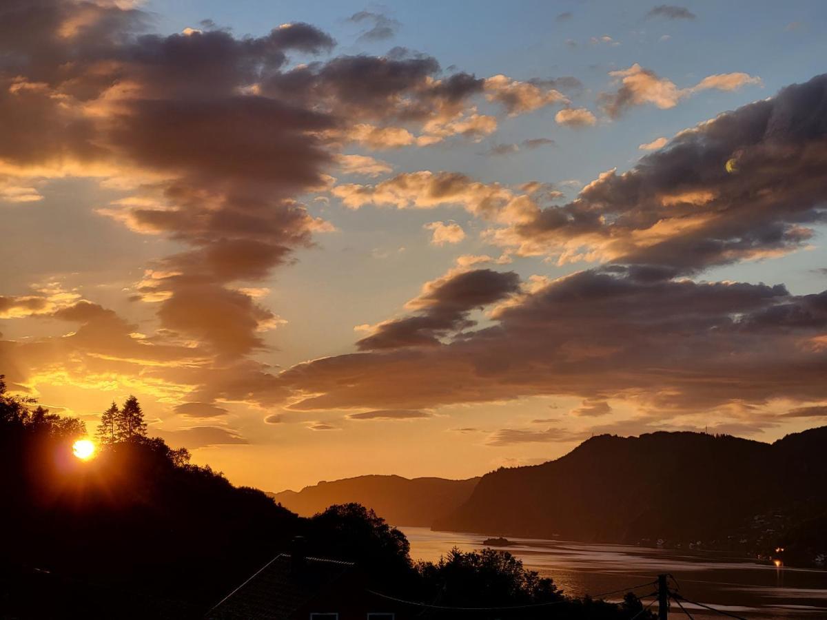Nydelig Beliggenhet, Fjord Utsikt - Elegant Rom Hotel Bergen Bagian luar foto